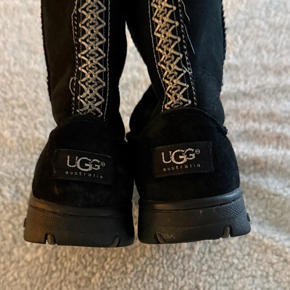 UGGS - Picture 8 of 10